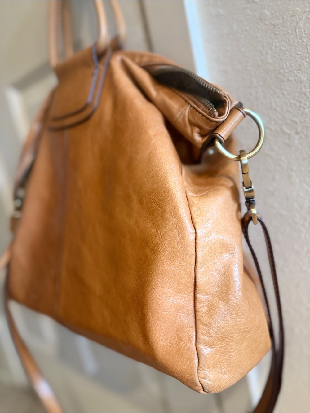 HOBO Sheila Satchel - Picture 7 of 16
